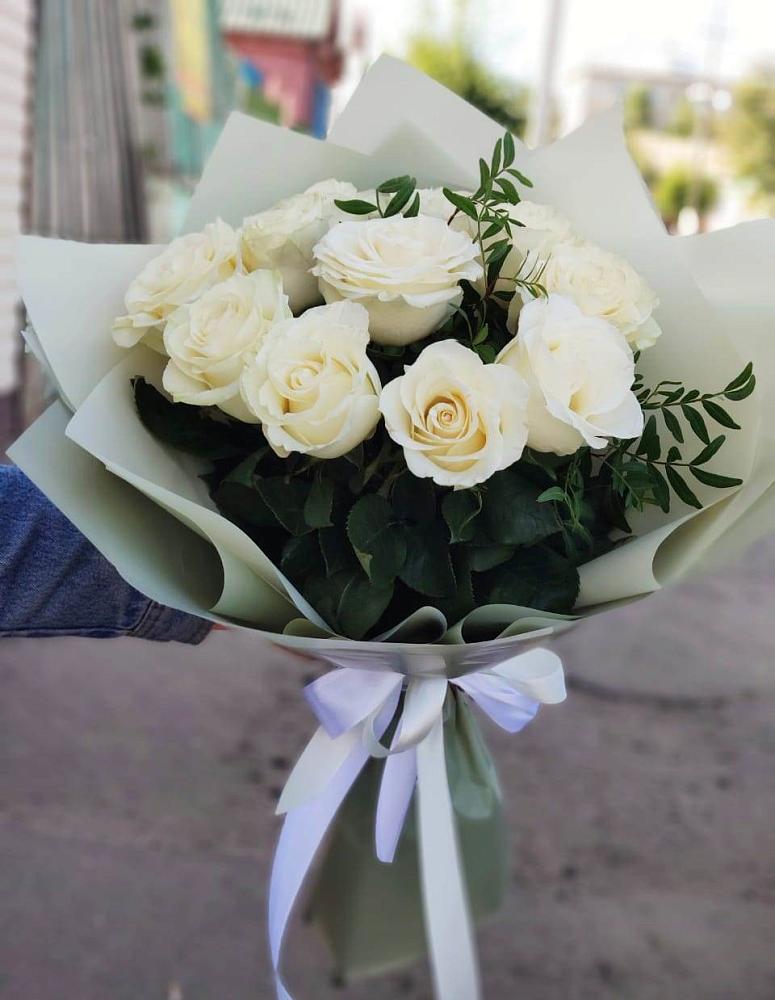Букет Белые розы Проуд в Белый Городок
