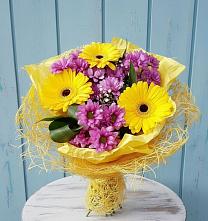 Букет цветов из:  Хризантемы и Герберы в Белый Городок