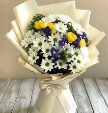 Букет цветов из:  Ирисы, Хризантемы и Розы в Белый Городок