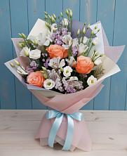 Букет цветов из:  Лизиантусы, Розы, Альстромерии и Гипсофила в Белый Городок