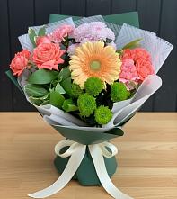 Букет цветов из:  Гвоздики, Розы, Герберы и Хризантемы в Белый Городок